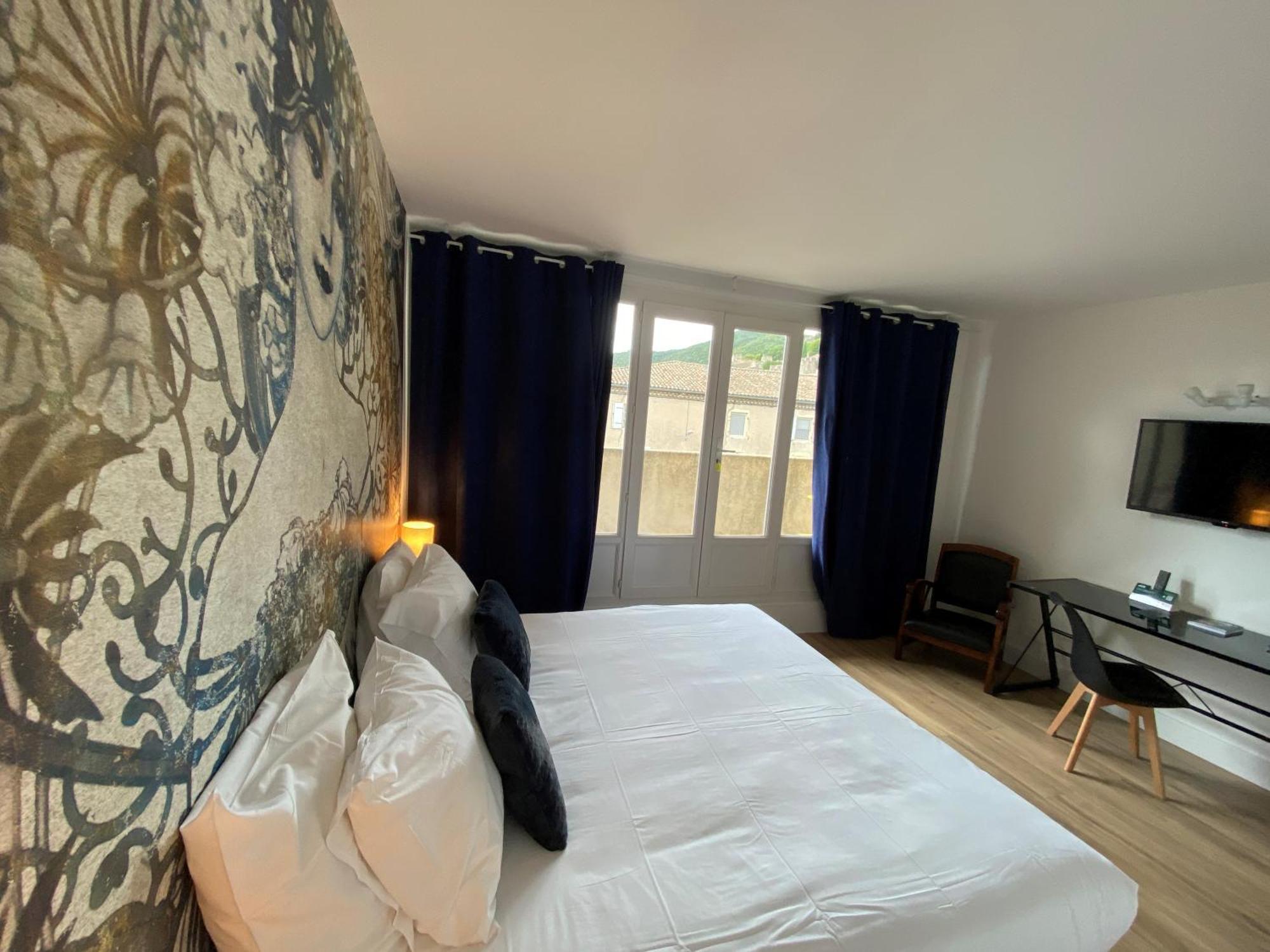 Logis Hotel Medieval, Montelimar Nord Rochemaure Eksteriør billede
