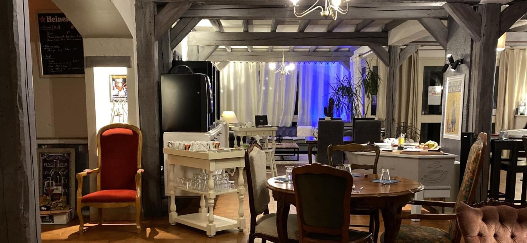 Logis Hotel Medieval, Montelimar Nord Rochemaure Eksteriør billede