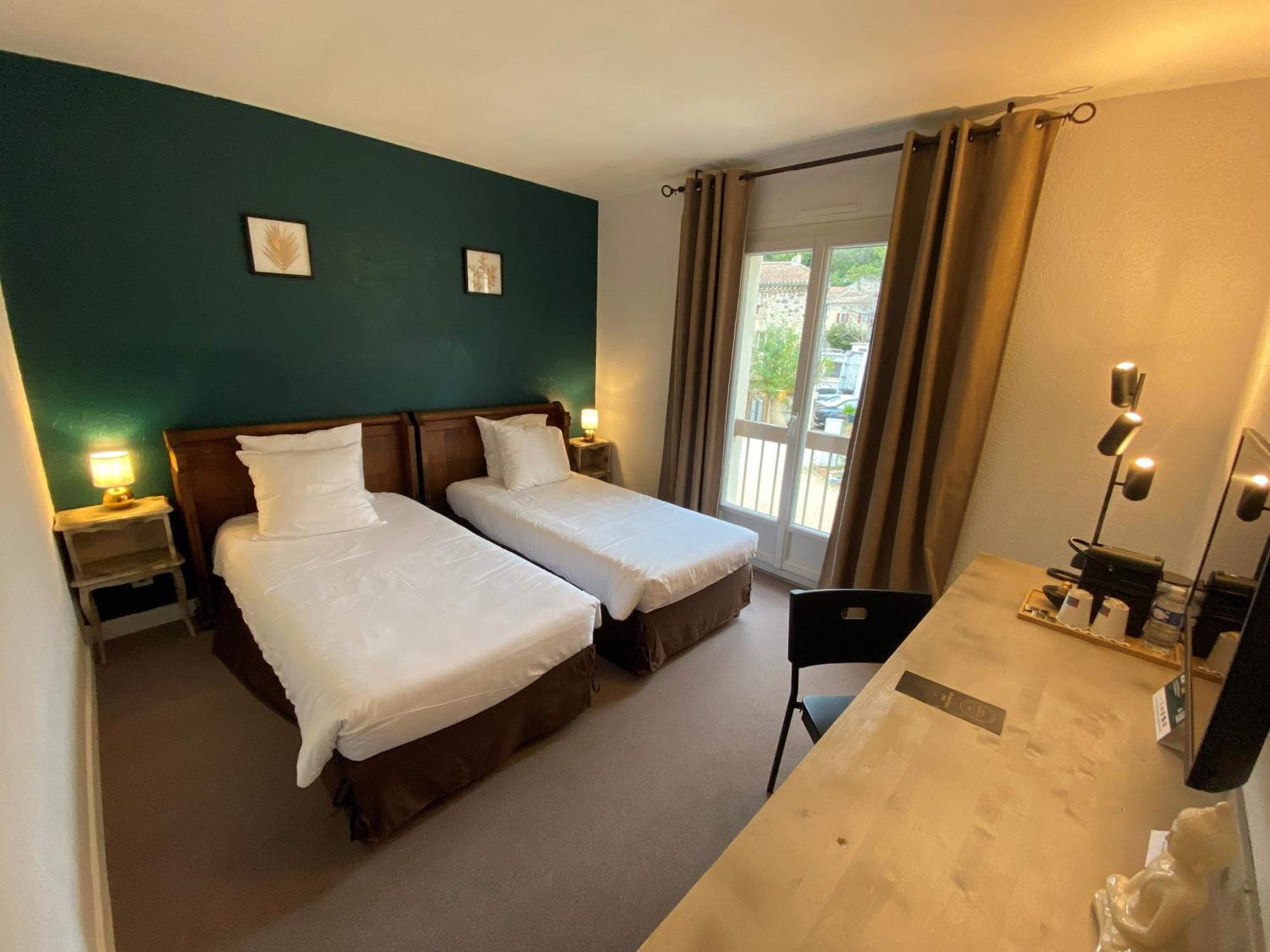 Logis Hotel Medieval, Montelimar Nord Rochemaure Eksteriør billede