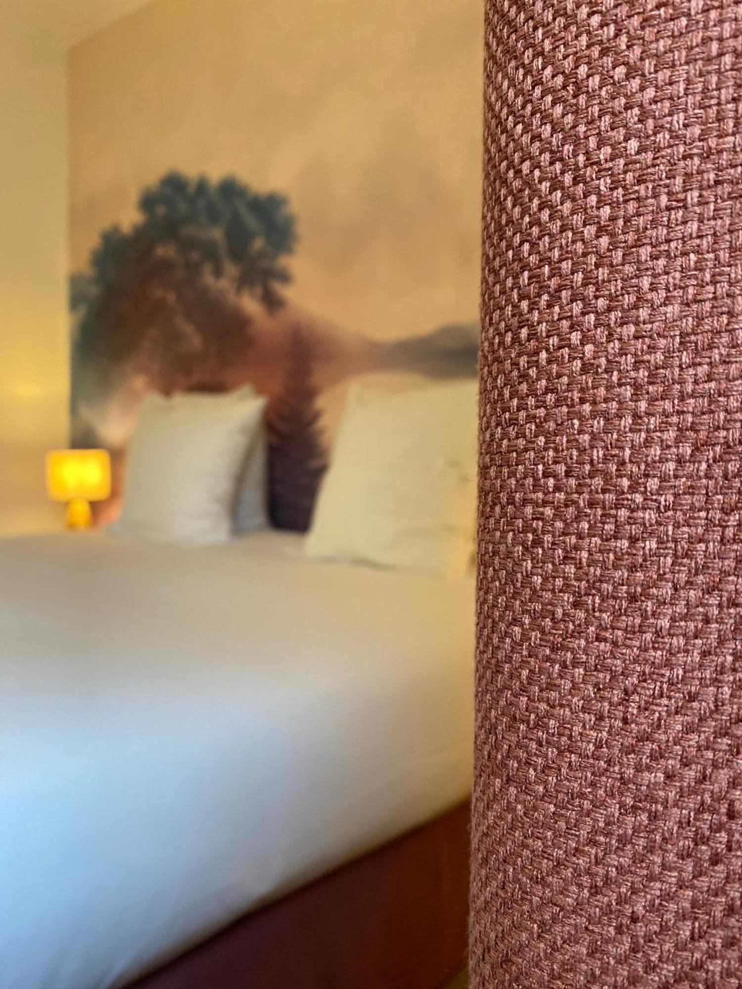 Logis Hotel Medieval, Montelimar Nord Rochemaure Eksteriør billede